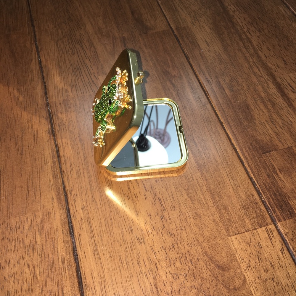 Frog Compact Mirror - Picture 5 of 11